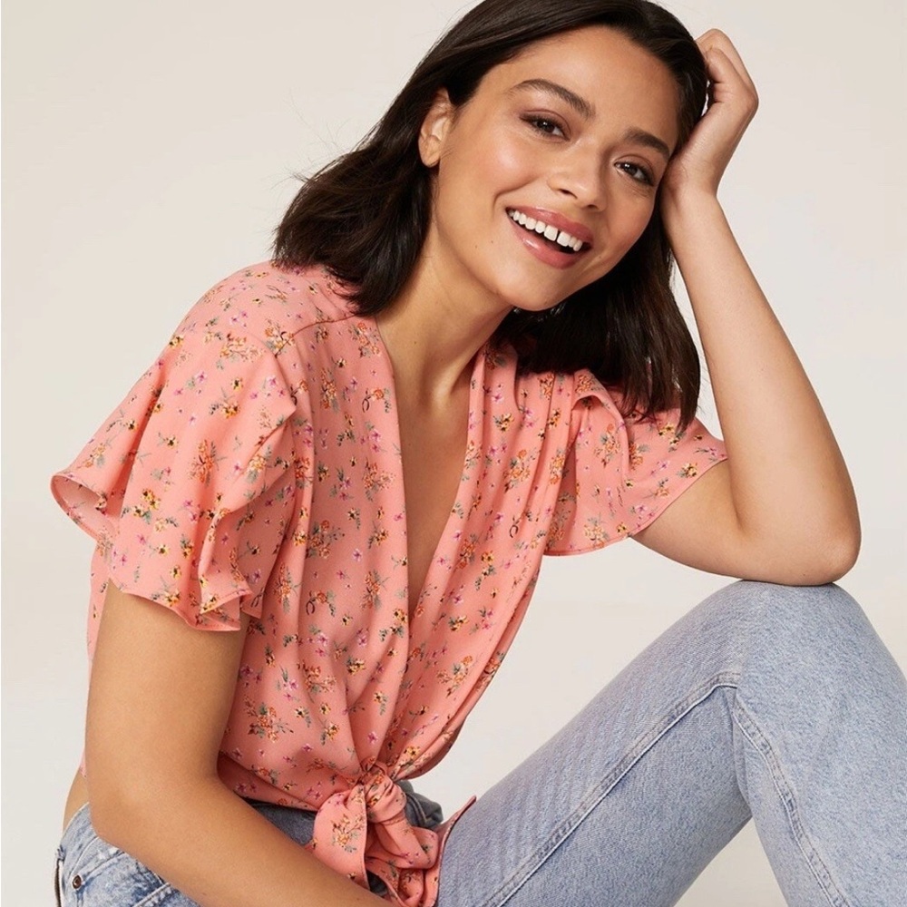Color Me Courtney peach flutter sleeve crop top